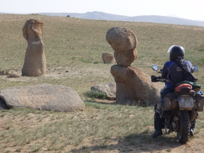 Head-shaped rocks.JPG